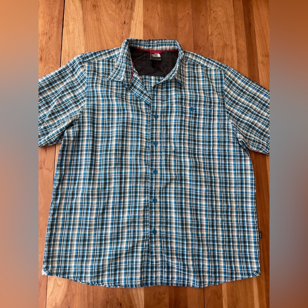 The North Face Blue & White Plaid Short-Sleeve Button-Down Shirt